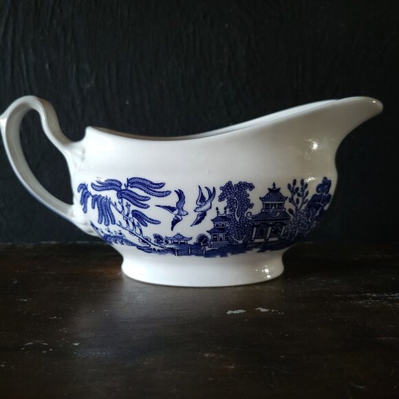 Churchill Blue Willow Pattern Gravy Boat, Blue and White Chinoiserie Sauce Boat - Picture 1 of 10